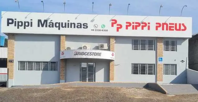 Fachada: Pippi Pneus, Chapecó